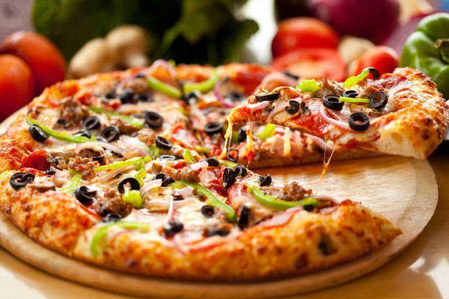 Membuat Pizza Rumahan Lezat Dan Sehat